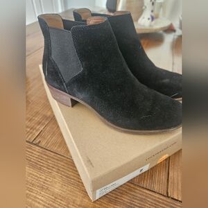 6 Lucky Brand Black Suede